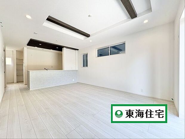 リビング「18.62帖＋折上天井。この開放感は現地で体感を♪」