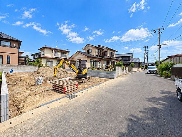 前面道路から敷地まで、現地で広さをチェック※画像は一部CGを含んでいます。
