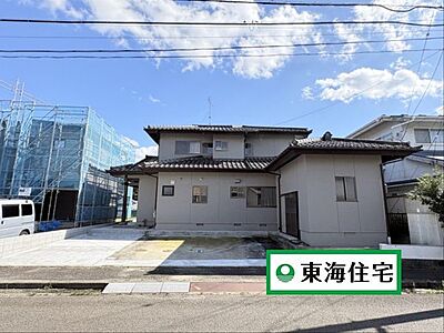 外観:内外装リフォーム済み!土地100.95坪・ゆとりの5LDK☆並列駐車3台可☆内覧予約受付中 外観:内外装リフォーム済み!土地100.95坪・ゆとりの5LDK☆並列駐車3台可☆内覧予約受付中