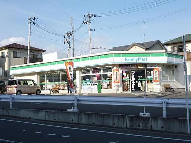 ファミリーマート安養寺二丁目店 徒歩7分。 550m