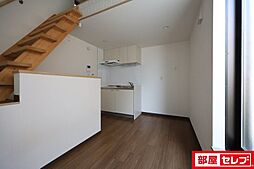 アースクエイク川間 1階ワンルームのリビング/ダイニング