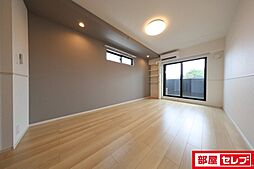 ローレルEast 2階1Kのリビング/ダイニング