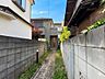 その他：通りからアプロ―チの先に建物があるので、プライバシーが守られ静かな環境です（リフォーム前の写真になります／外構もリフォーム予定です）