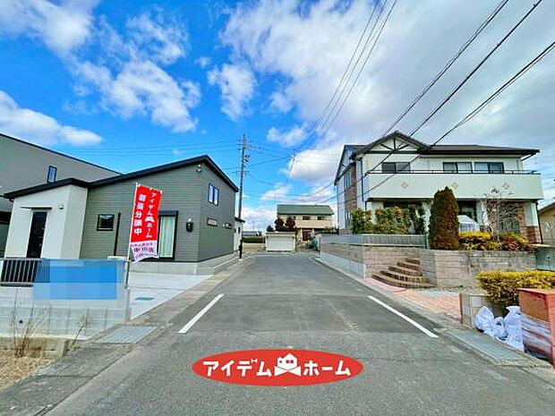 ●○東側前面道路○● 平日のご案内も可能です 