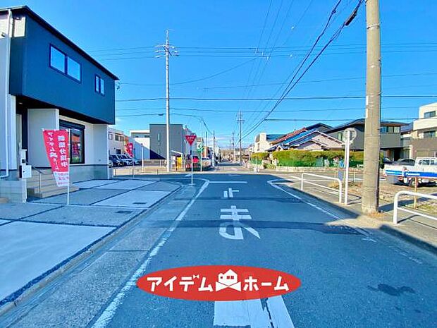 ●○北側前面道路○● 平日の案内も可能です!
