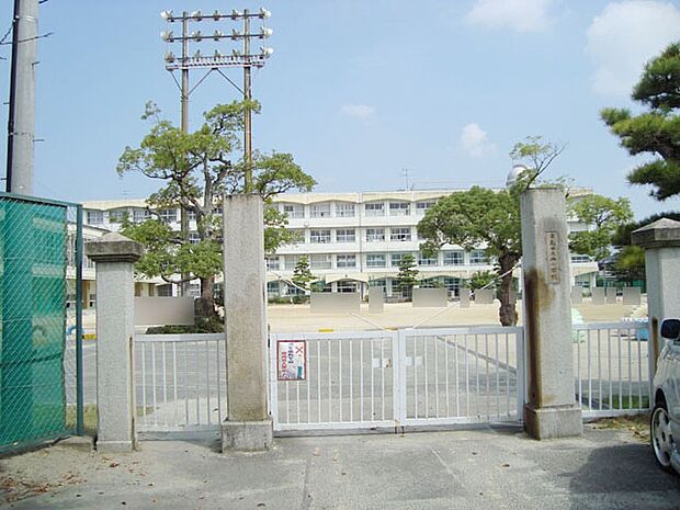 津島市立西小学校（288m）