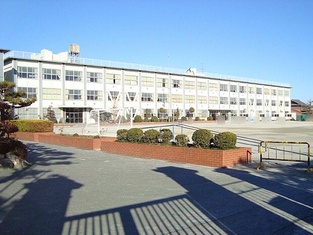 あま市立美和小学校(180m)