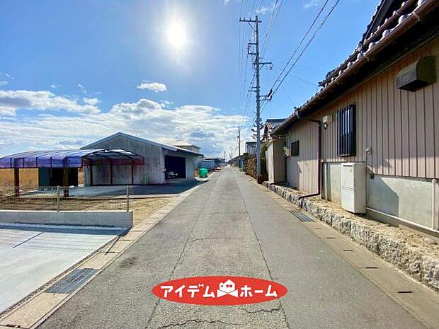 ●○西側前面道路○● 平日のご案内も可能です
