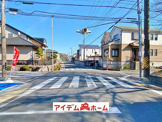 ●○南側前面道路○● 平日のご案内も可能です!