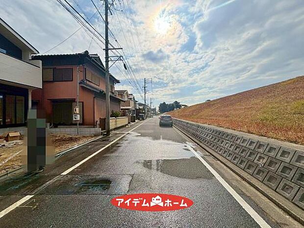 ●○西側前面道路○● 平日のご案内も可能です 
