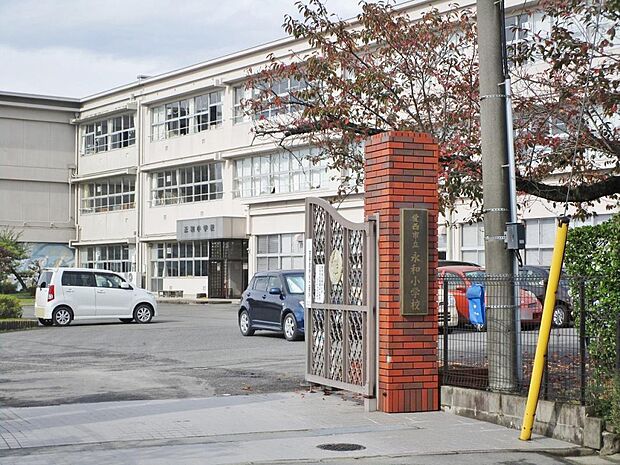 愛西市立永和小学校(1400m)