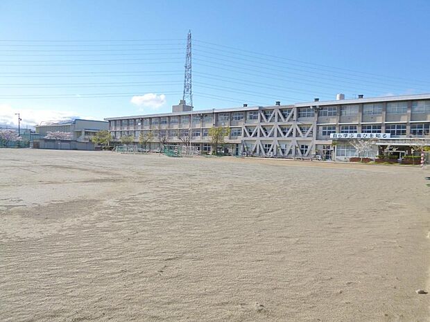 愛西市立佐屋中学校(3040m)