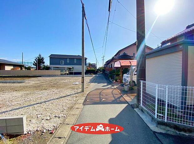 ●○前面道路写真○● 平日のご案内も可能です