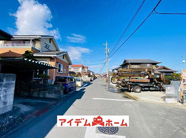●○西側前面道路○● 平日のご案内も可能です!
