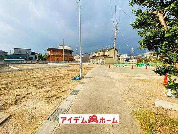 ●○東側前面道路○● 平日のご案内も可能です 