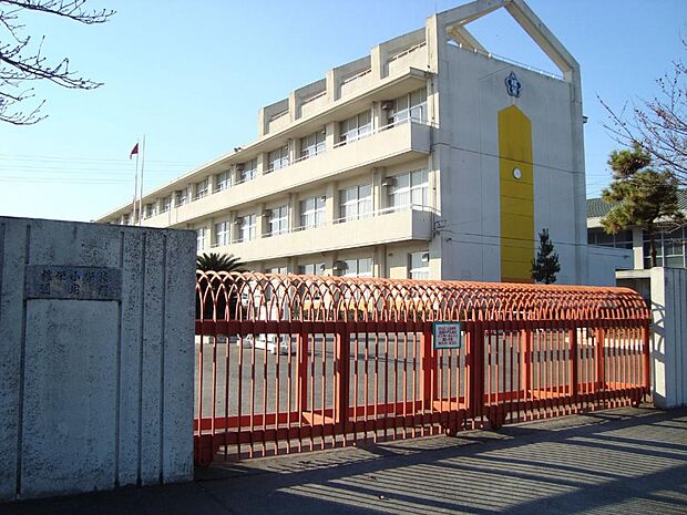 清須市立桃栄小学校（800m）