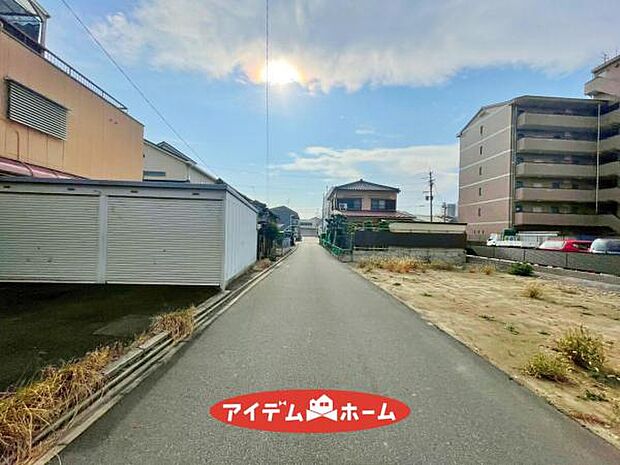 ●○東側前面道路○● 平日のご案内も可能です