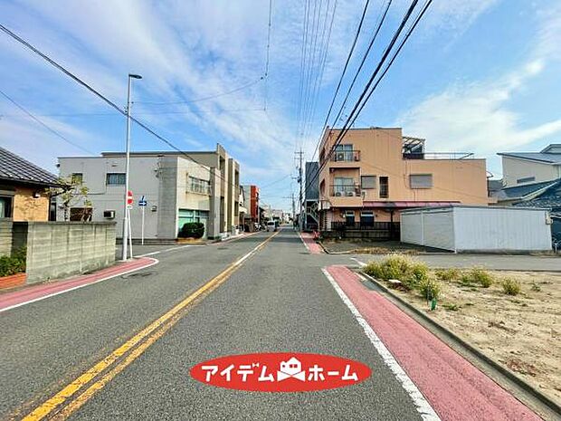 ●○北側前面道路○● 平日のご案内も可能です