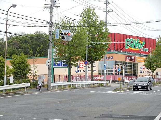 エクボ もも山店(772m)