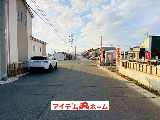 ●○南側前面道路○● 平日のご案内も可能です!