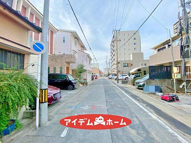 ●○南側前面道路○● 平日のご案内も可能です
