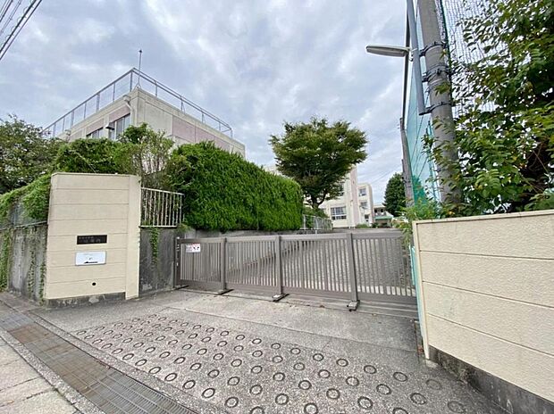 名古屋市立平針中学校(695m)