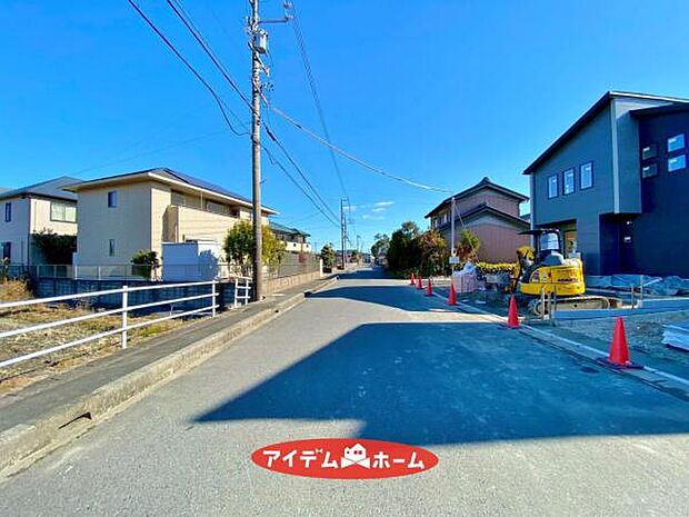 ●○前面道路写真○● 平日のご案内も可能です！ 