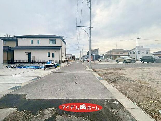 ●○前面道路写真○● 平日のご案内も可能です