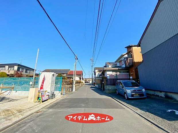 ●○東側前面道路○● 平日のご案内も可能です 