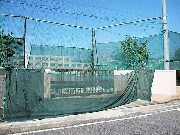 名古屋市立西味鋺小学校(950m)