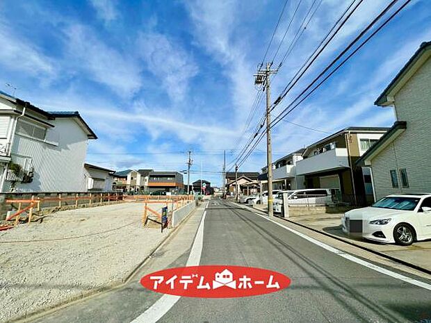 ●○東側前面道路○● 平日のご案内も可能です 
