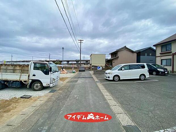 ●○前面道路写真○● 平日のご案内も可能です 