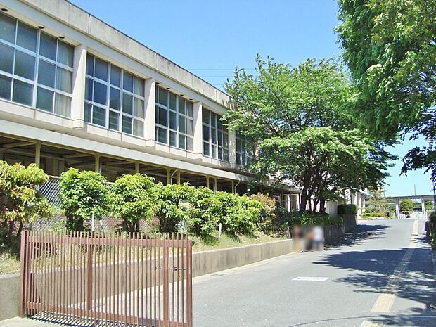 蟹江町立学戸小学校(250m)