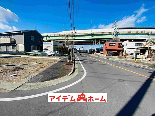 ●○東側前面道路○● 平日のご案内も可能です！ 