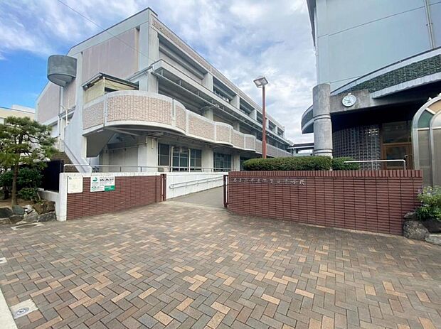 名古屋市立津賀田中学校(290m)