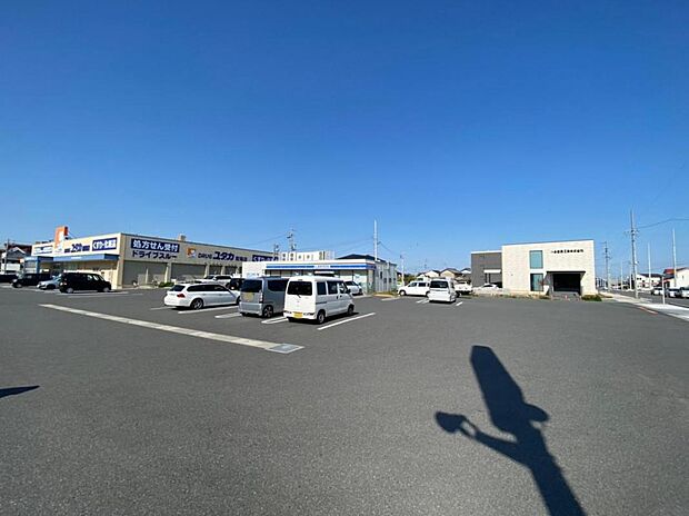 ローソン 港区茶屋新田店(583m)