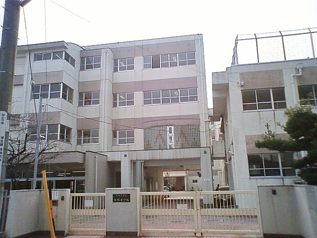 名古屋市立万場小学校(1020m)