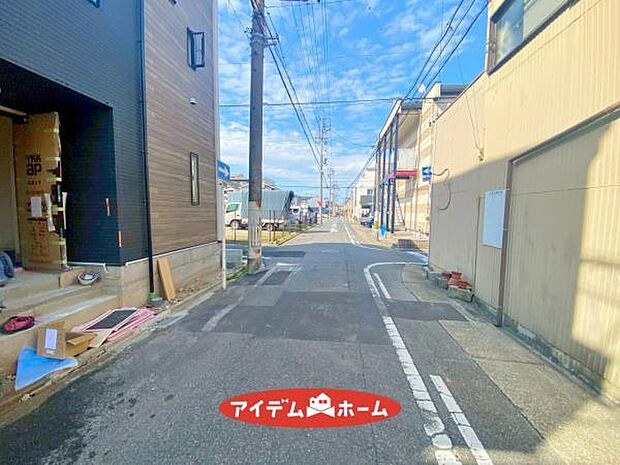 ●○東側前面道路○● 平日のご案内も可能です！ 