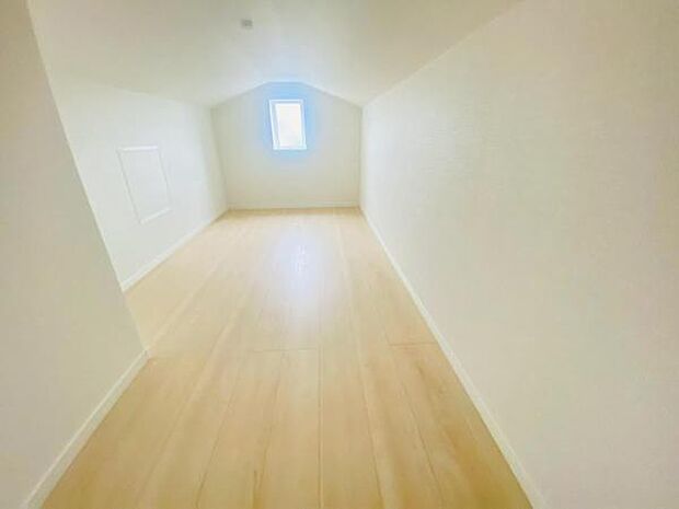 1号棟 内観写真 小屋裏収納