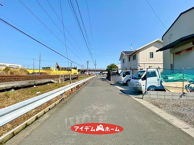 ●○前面道路写真○● 平日のご案内も可能です!