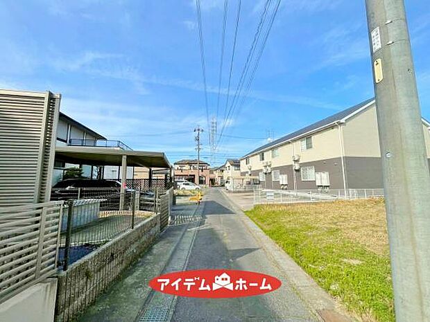 ●○西側前面道路○● 平日のご案内も可能です!