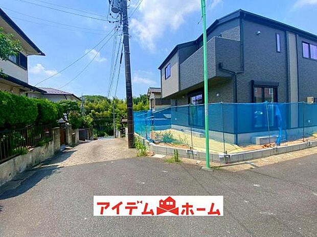 ●○東側前面道路○● 平日のご案内も可能です!