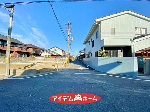 ●○南側前面道路○● 平日のご案内も可能です!