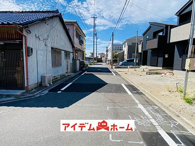 ●○南側前面道路○● 平日のご案内も可能です!