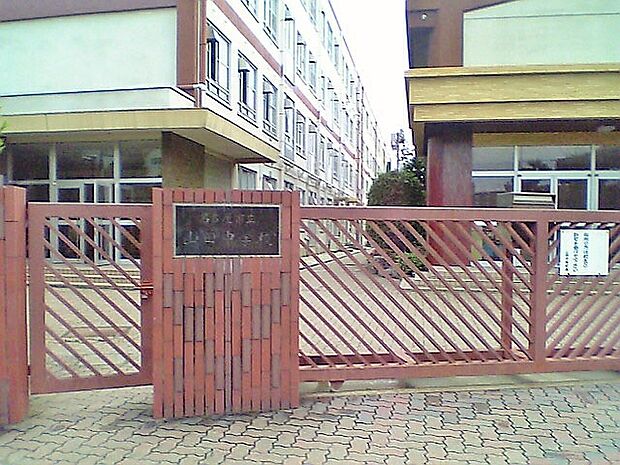 名古屋市立山田中学校（2600m）