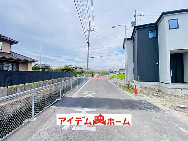 ●○北側前面道路○● 平日のご案内も可能です！ 