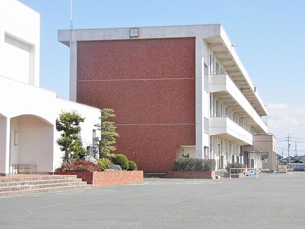 愛西市立佐屋西小学校(989m)