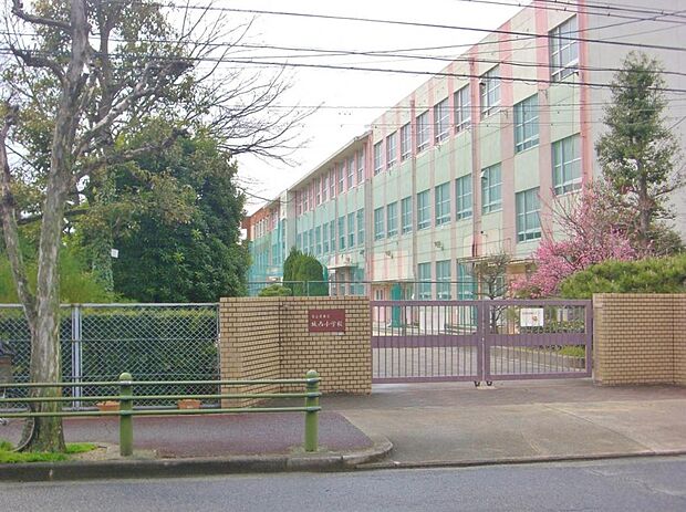 名古屋市立城西小学校(735m)
