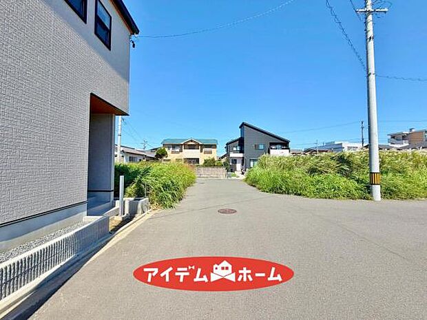 ●○東側道路○● 平日のご案内も可能です!