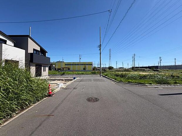 ●○前面道路写真○● 平日のご案内も可能です!